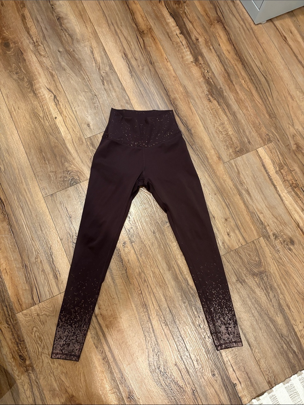 High-Waist Wine Leggings with Subtle Ombre Sparkle
